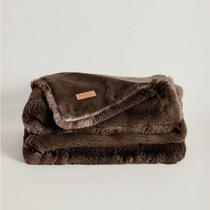 UnHide Marshmallow Blanket